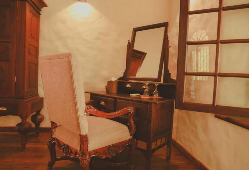 Номер Deluxe, Pedlars Manor