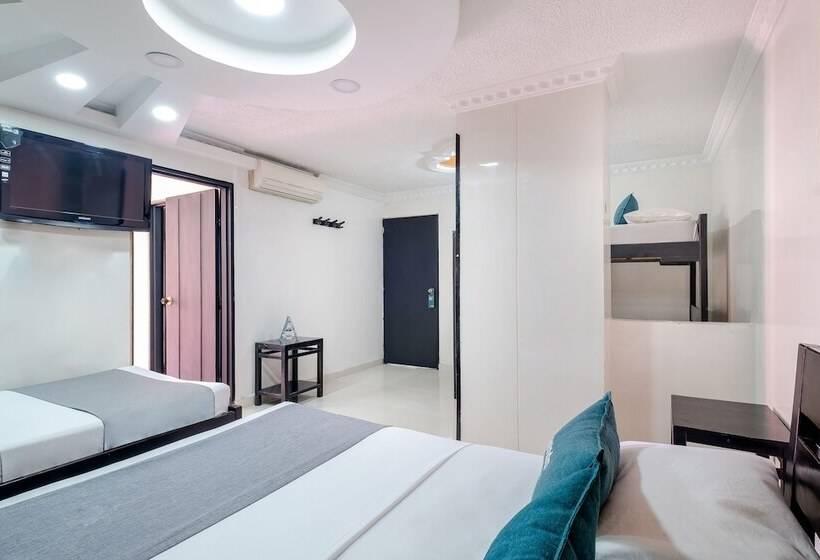 家庭间, Ayenda Castillo Real 1521