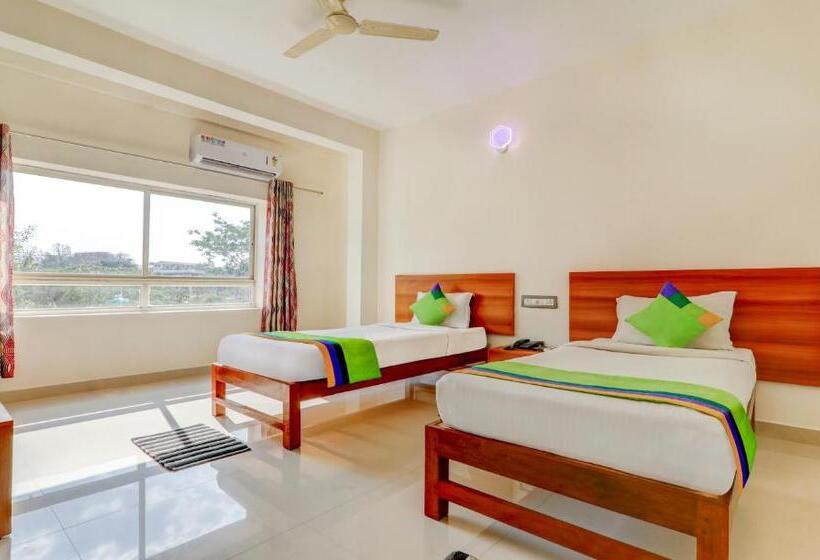 חדר סטנדרט, Treebo Atithi Comforts, 1 Km From Nisargadhama Forest