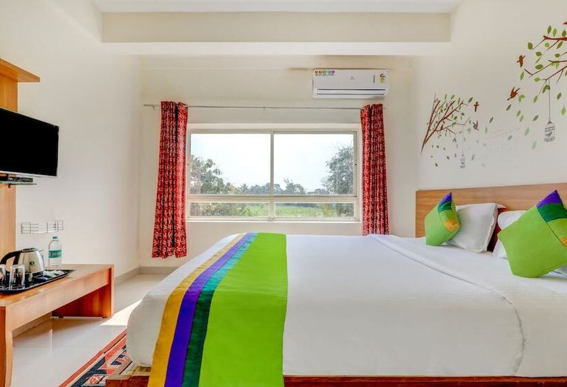 חדר דלוקס, Treebo Atithi Comforts, 1 Km From Nisargadhama Forest