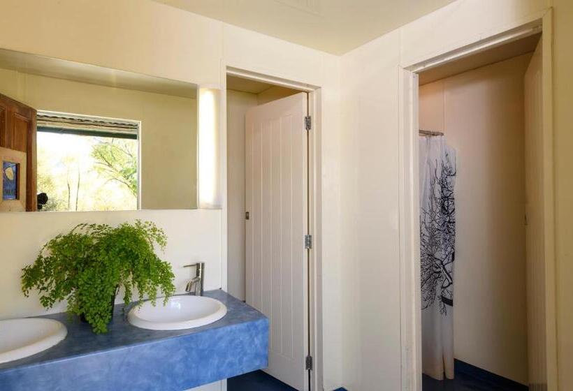 Quarto Economy, Kinloch Wilderness Retreat