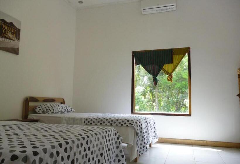 اتاق استاندارد, Dewi Garden Guesthouse