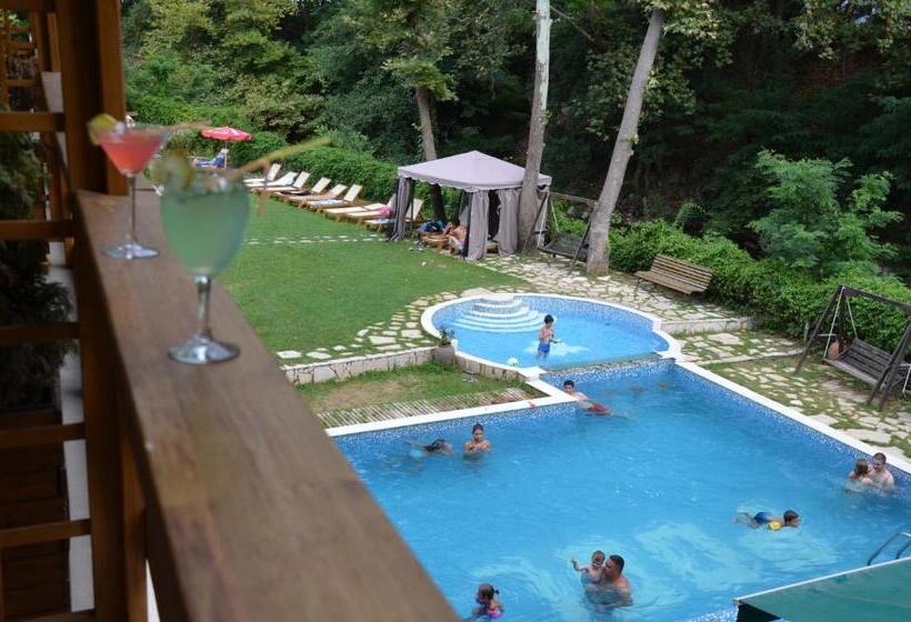 스탠다드 트리플 룸, Family Hotel Bohema