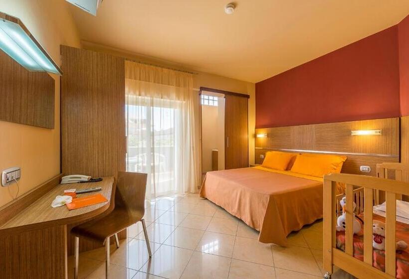 اتاق استاندارد سه نفره, Palace Magnolia Spa
