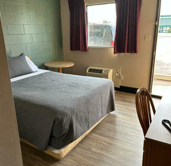 Номер Стандарт, Cedar Inn