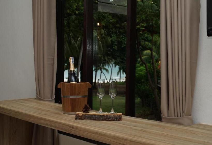 带大床的豪华间, Aquavana Haad Rin Resort