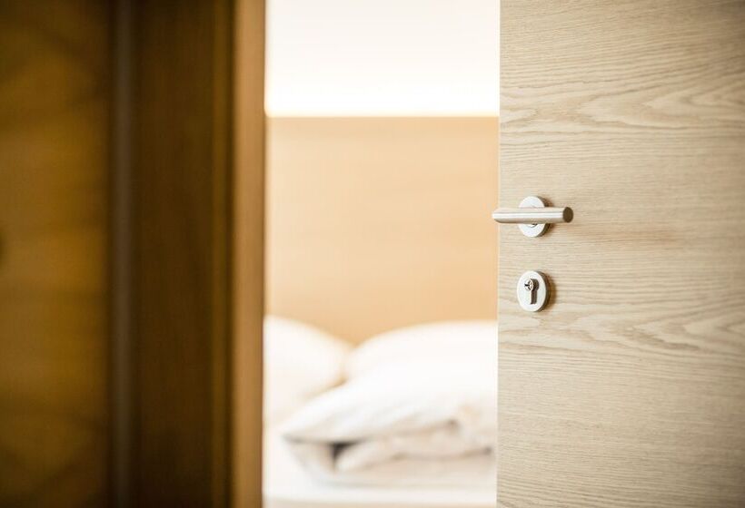 Comfort room with mountain view, B&b Boutiquehotel Clara