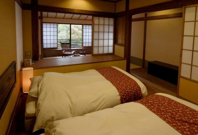 Quarto Estandar, Kira No Sato