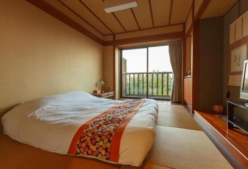 Quarto Estandar, Kira No Sato