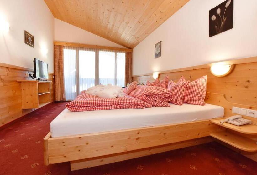 舒适三人间, Vallüla
