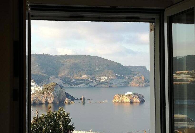 オーシャンビュースタンダードルーム, Villa Adele Ponza