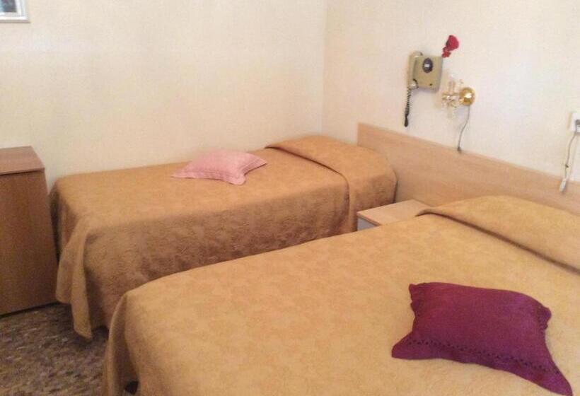 Economy Triple Room, Albergo Solana
