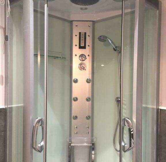 اتاق استاندارد چهار تخته, Chiossone Suites