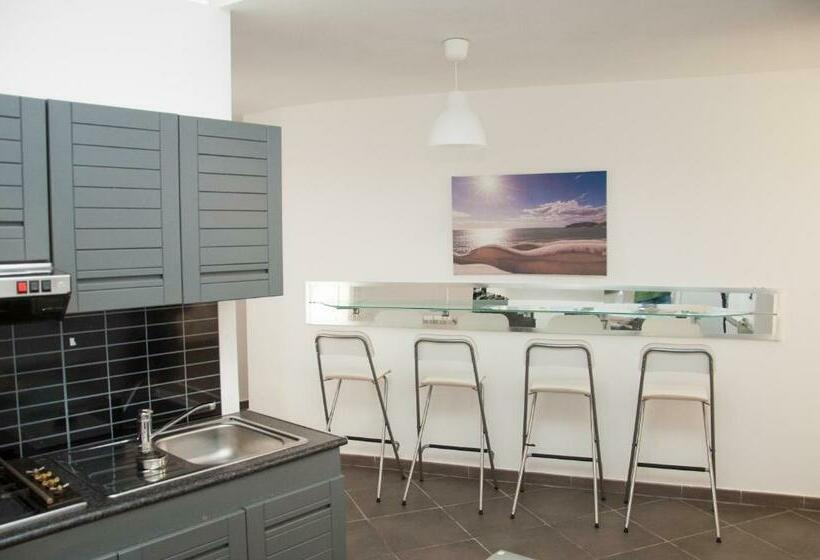 Standard Triple Room with Terrace, B&b La Scala