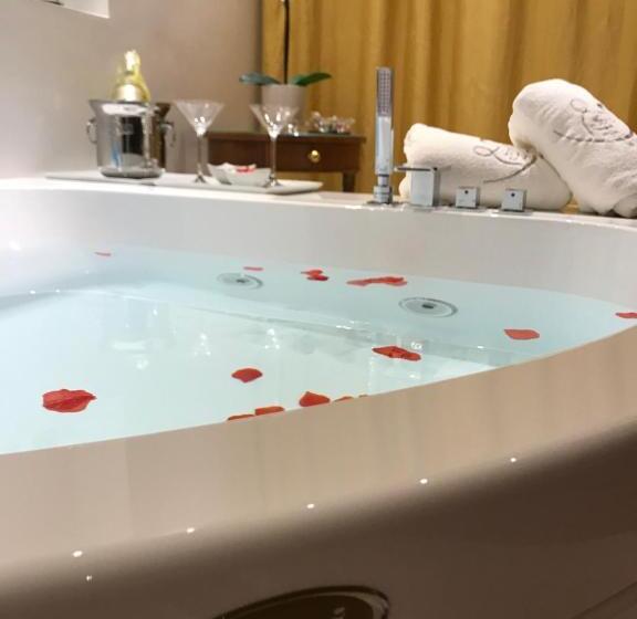 Полулюкс с Балконом, Ludwig Boutique Hotel & Spa
