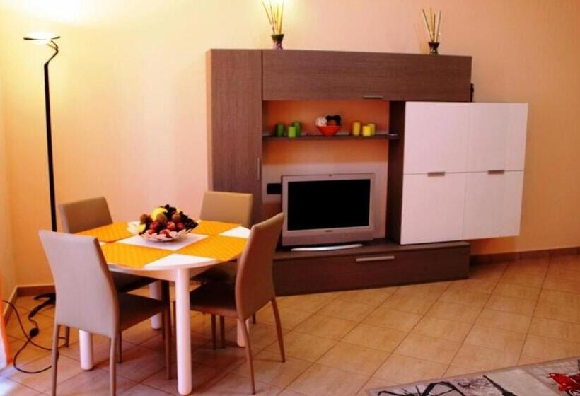 سوییت لوکس, Tortugas B&b