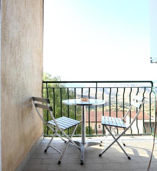 اتاق استاندارد چهارنفره با بالکن, Casa Albergo La Terza Stella