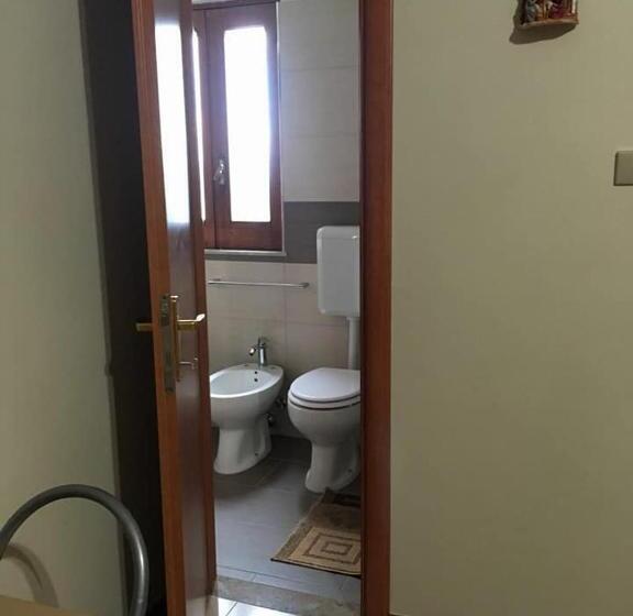 اتاق استاندارد چهارنفره با بالکن, Casa Albergo La Terza Stella