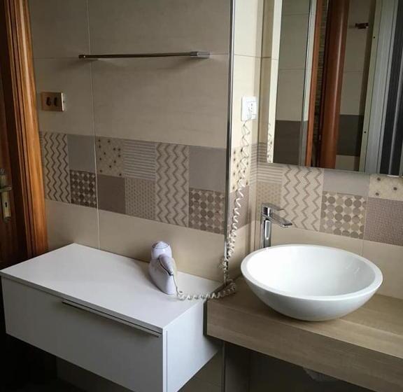 اتاق استاندارد چهارنفره با بالکن, Casa Albergo La Terza Stella