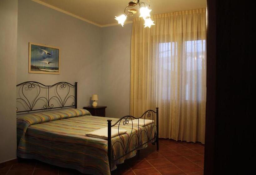 اتاق استاندارد چهار تخته, Country House Il Melograno