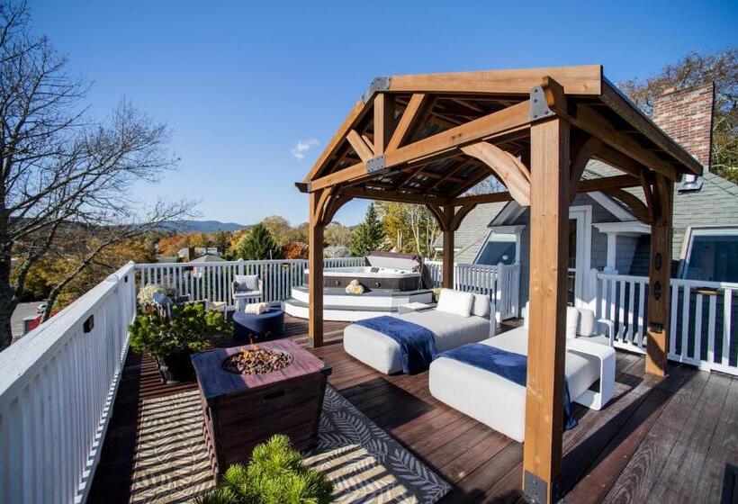 Люкс Deluxe Вид на Море, Lindenwood Inn