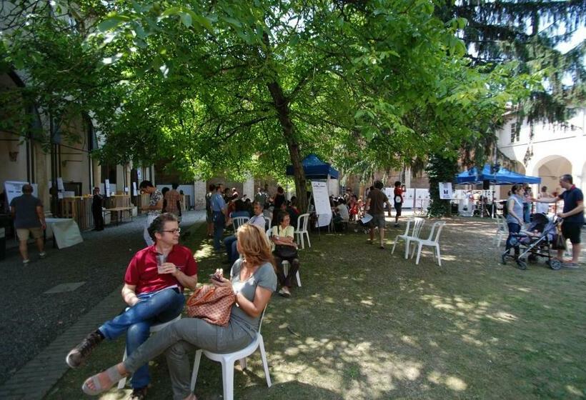 اتاق استاندارد با سرویس بهداشتی مشترک, Il Chiostro Hostel And