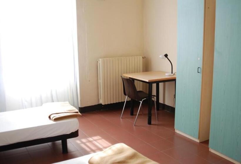 اتاق استاندارد با سرویس بهداشتی مشترک, Il Chiostro Hostel And