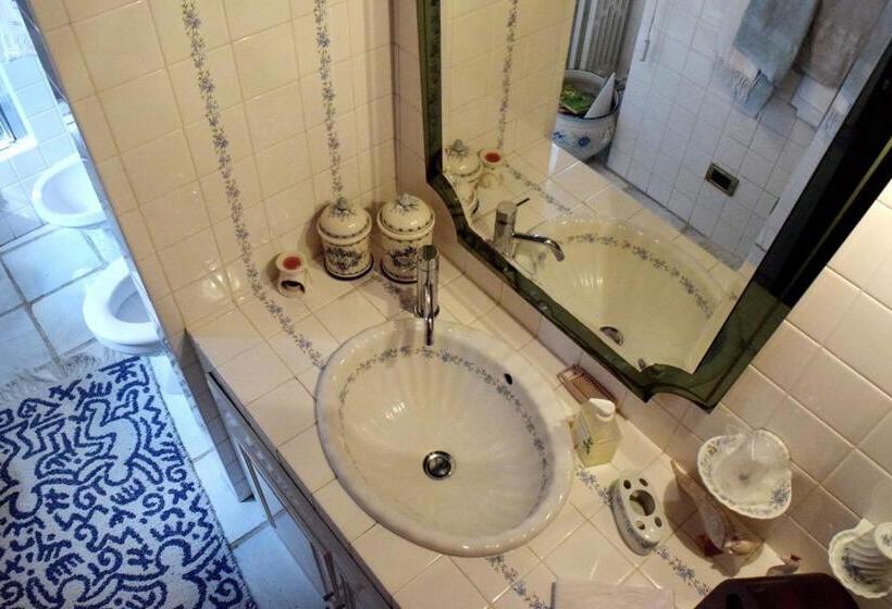 غرفة قياسية حمام مشترك, B&b Villa Moro   Family House