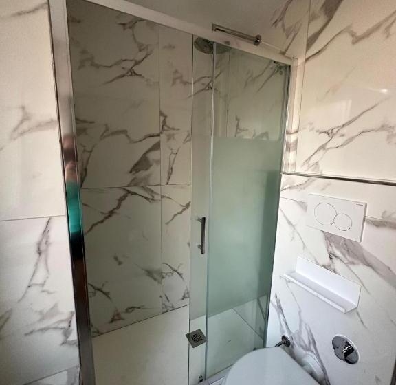 Студия Стандарт Вид на Море, Al Porto Di Roma B&b