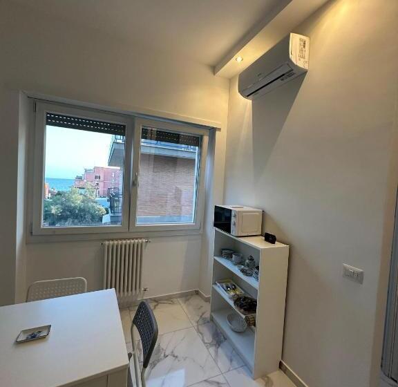 Студия Стандарт Вид на Море, Al Porto Di Roma B&b