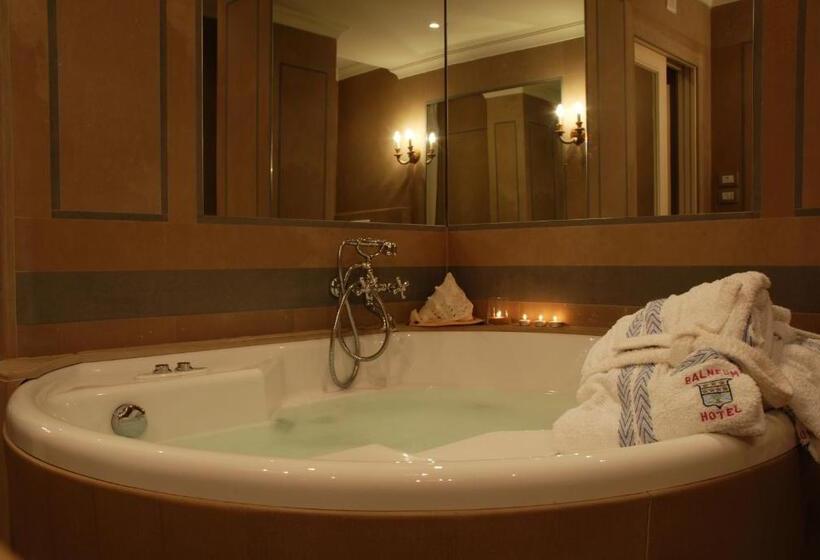 Полулюкс, Balneum Boutique Hotel & B&b