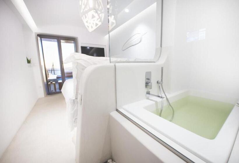 Люкс с Бассейном, Adel Private Suites
