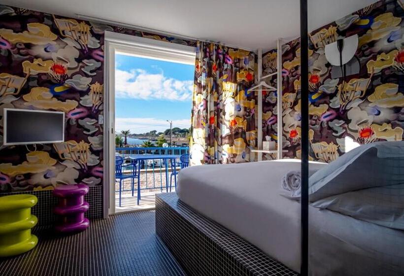 Номер Стандарт Двуспальная Кровать Вид на Море, Hôtel La Reine Jane