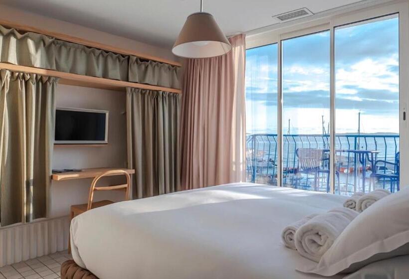 Номер Стандарт Вид на Море с Террасой, Hôtel La Reine Jane
