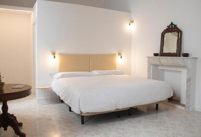 Номер Deluxe, Nou Sant Antoni