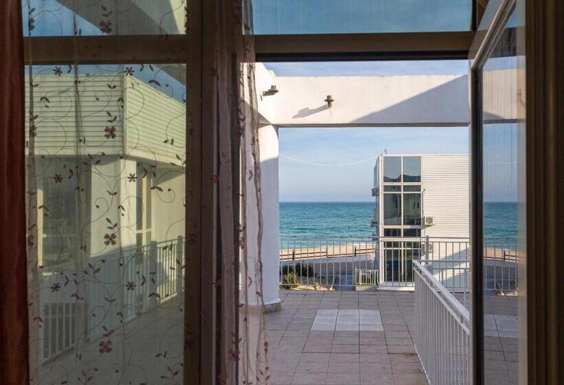 اتاق خانوادگی, La Perla Bianca Residence