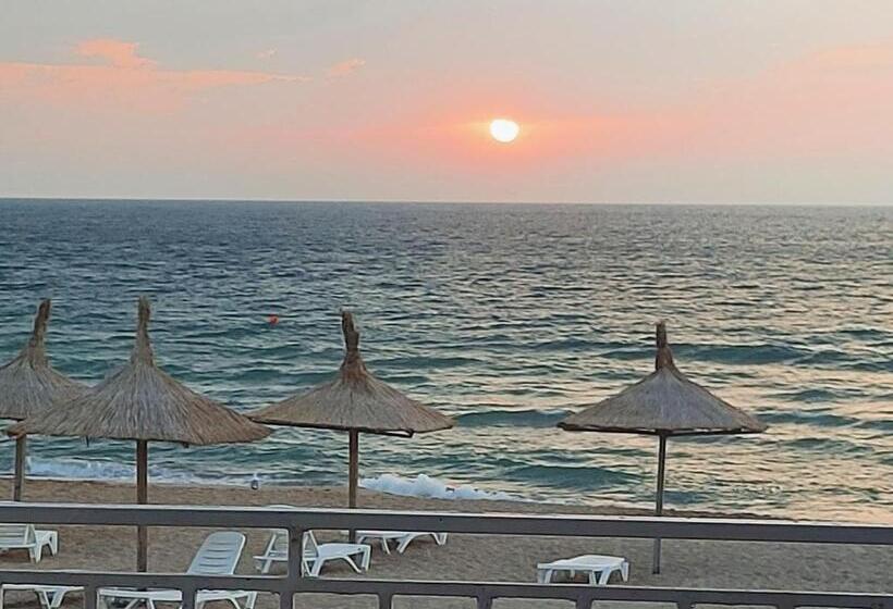 اتاق استاندارد با بالکن, La Perla Bianca Residence