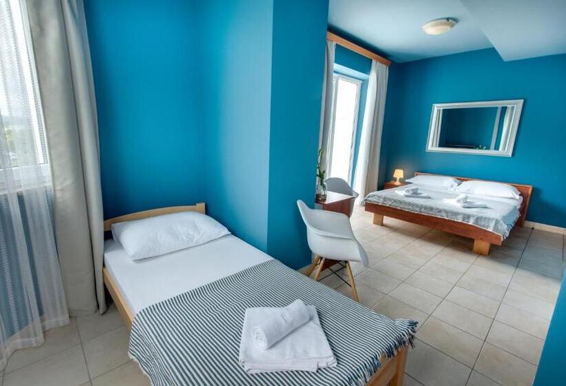 Triple Room Sea View, B&b Galija