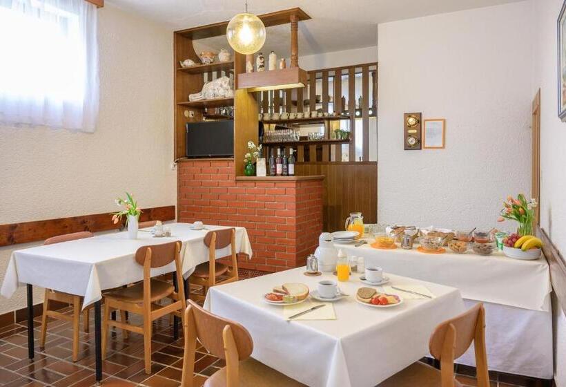 Номер Стандарт Вид на Сад, Bed And Breakfast Ritoša