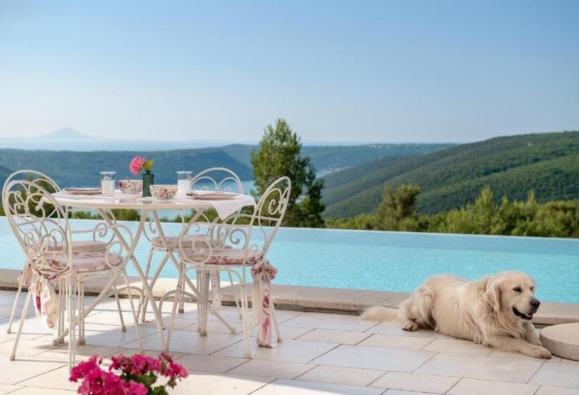 اتاق استاندارد با بالکن و چشم‌انداز دریا, Villa Stefanija Small Boutique Hotel&restaurant