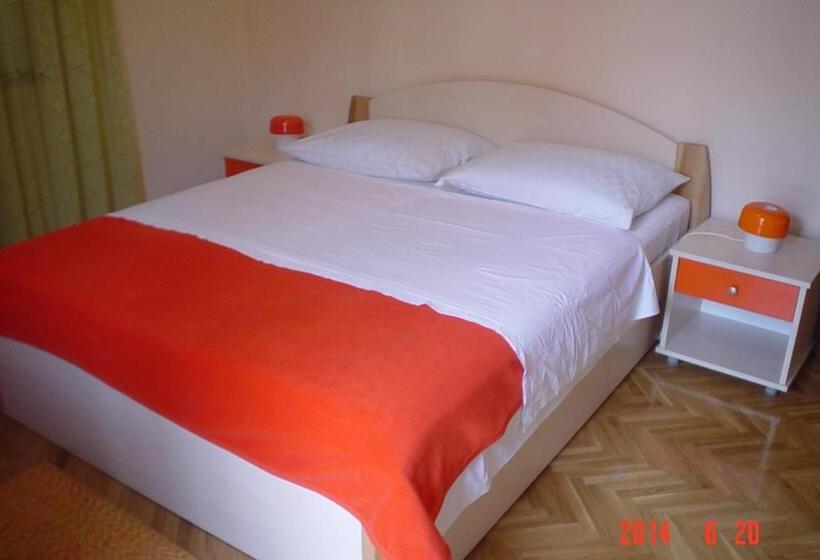 Standard Szoba Erkéllyel, Apartments Europa