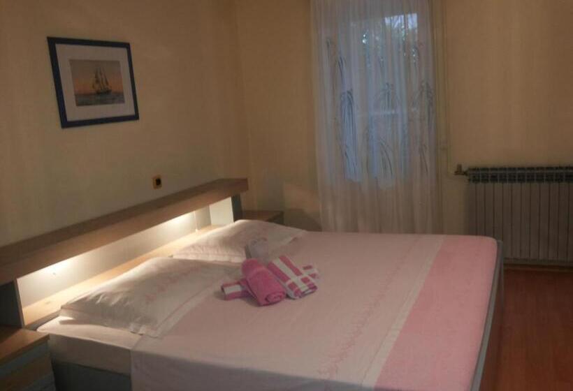 스탠다드 트리플 룸, Bed & Breakfast Banjole