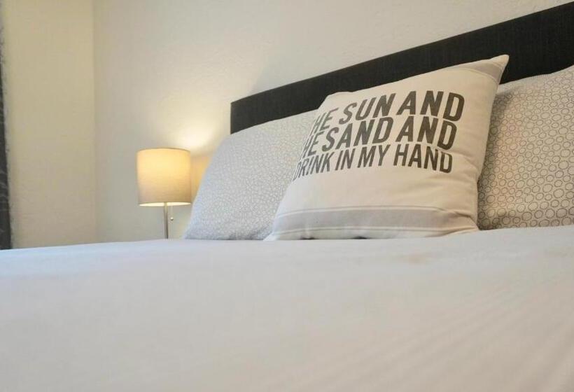 디럭스 룸, 4145 By The Sea Inn & Suites