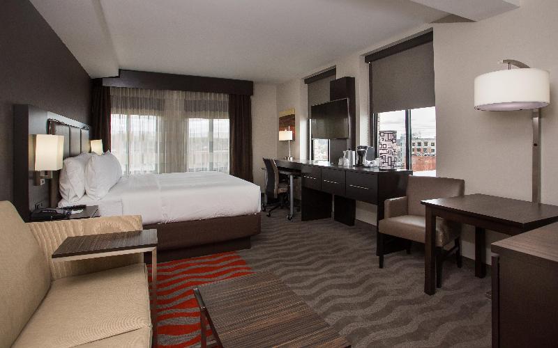 Люкс Кровать Кинг, Holiday Inn Express   Springfield Downtown, An Ihg