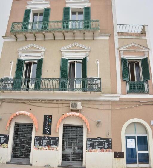اتاق لوکس با چشم‌انداز دریا, B&b Le Colonne