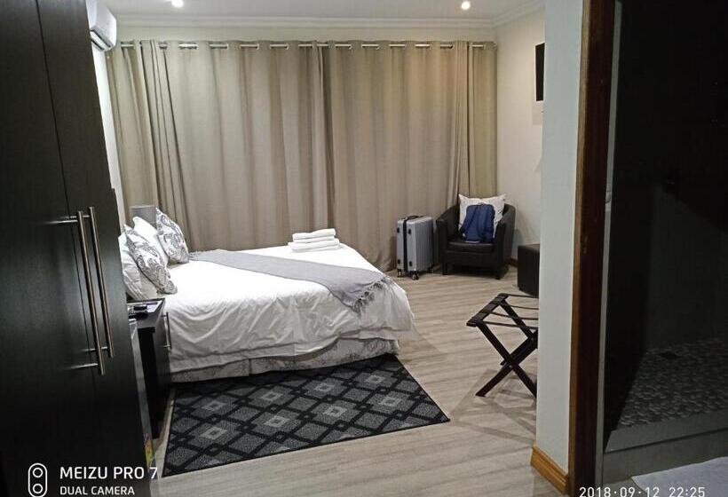 스탠다드 룸, Sand River Guest House