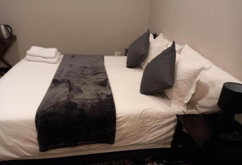 이코노미 룸, Sand River Guest House