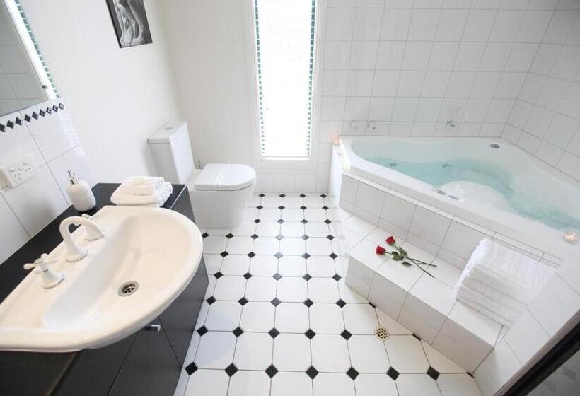 디럭스 스위트 킹 침대, Wine And Roses Bed And Breakfast