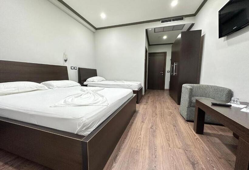 스탠다드 트리플 룸, Panorama Hotel Central