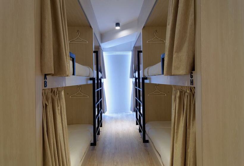 공동 객실, Dock In   Hostel
